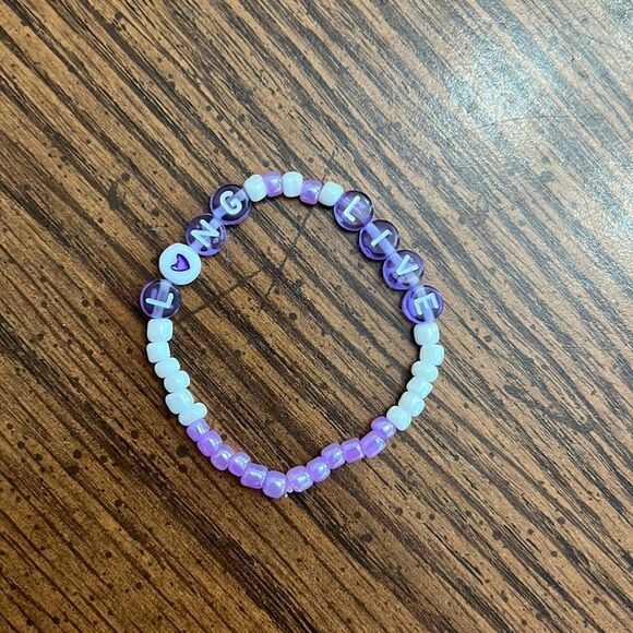 Taylor Swift Friendship Bracelet - Picture 1 of 1